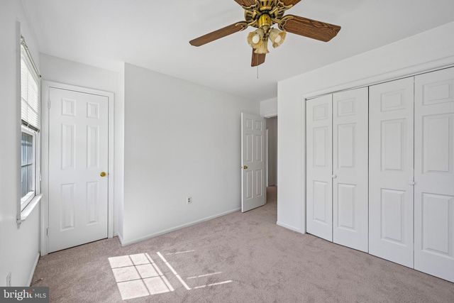 8 NEW HAVEN DR, Newark, DE 19713