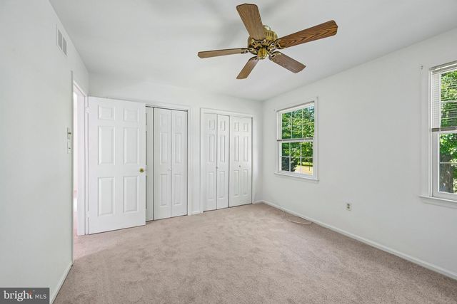 8 NEW HAVEN DR, Newark, DE 19713