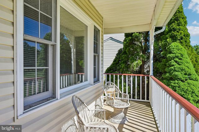 8 NEW HAVEN DR, Newark, DE 19713