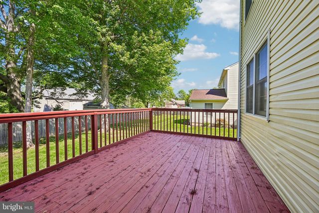 8 NEW HAVEN DR, Newark, DE 19713
