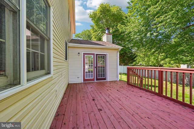 8 NEW HAVEN DR, Newark, DE 19713