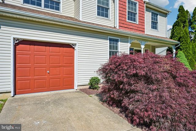 8 NEW HAVEN DR, Newark, DE 19713