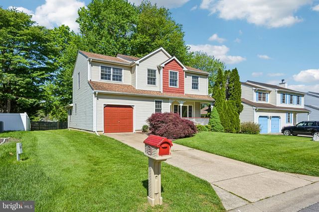 8 NEW HAVEN DR, Newark, DE 19713