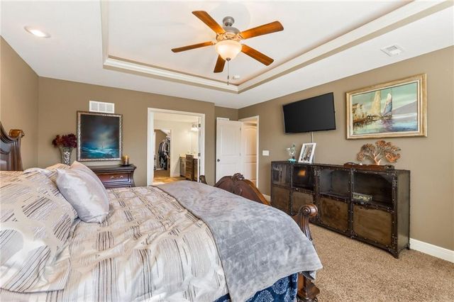 1702 Bay Court, Kearney, MO 64060