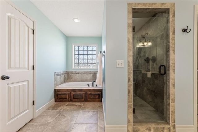 1702 Bay Court, Kearney, MO 64060