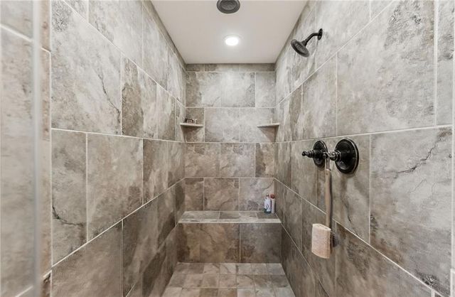 1702 Bay Court, Kearney, MO 64060