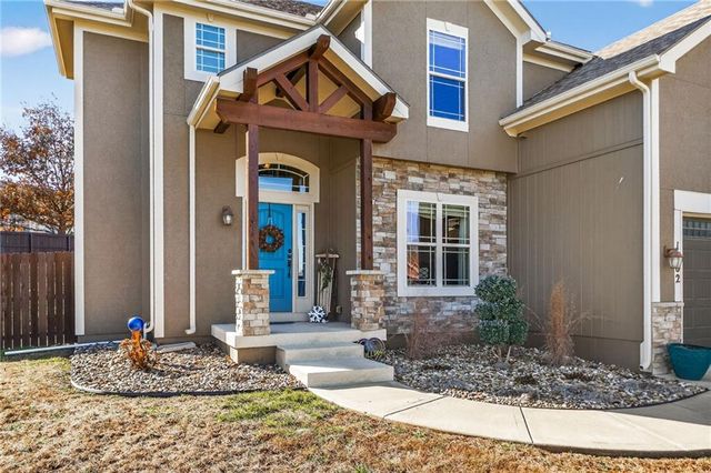 1702 Bay Court, Kearney, MO 64060