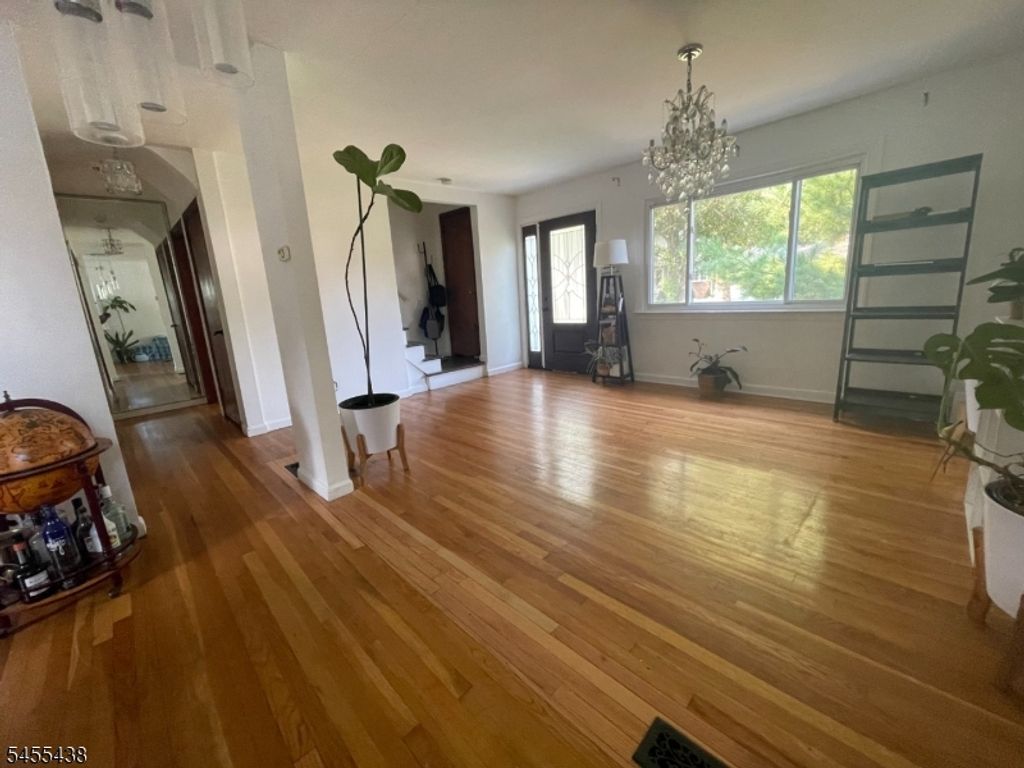 80 Circle Drway, Teaneck Twp., NJ 07666 — photo 4