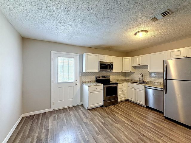 1913 W HANNA AVENUE, Tampa, FL 33604