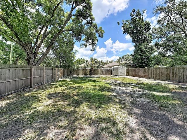 1913 W HANNA AVENUE, Tampa, FL 33604