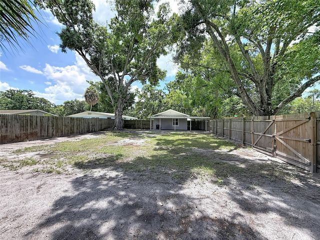 1913 W HANNA AVENUE, Tampa, FL 33604