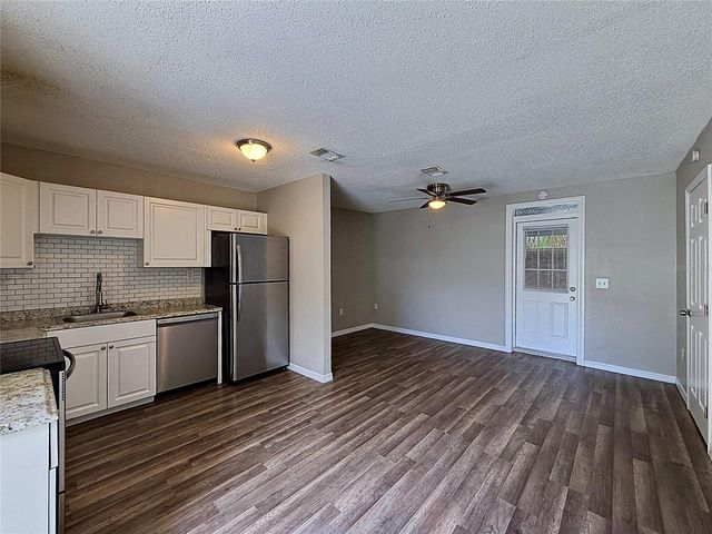 1913 W HANNA AVENUE, Tampa, FL 33604