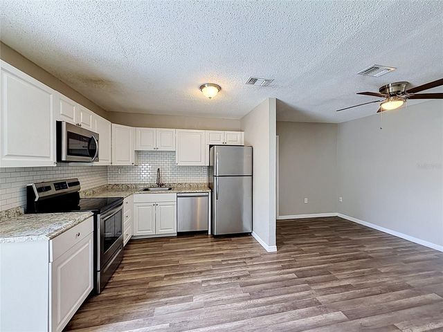 1913 W HANNA AVENUE, Tampa, FL 33604
