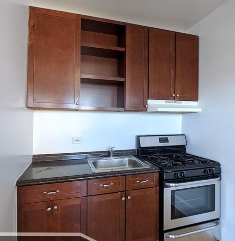 2704 N Sawyer Avenue 301, Chicago, IL 60647