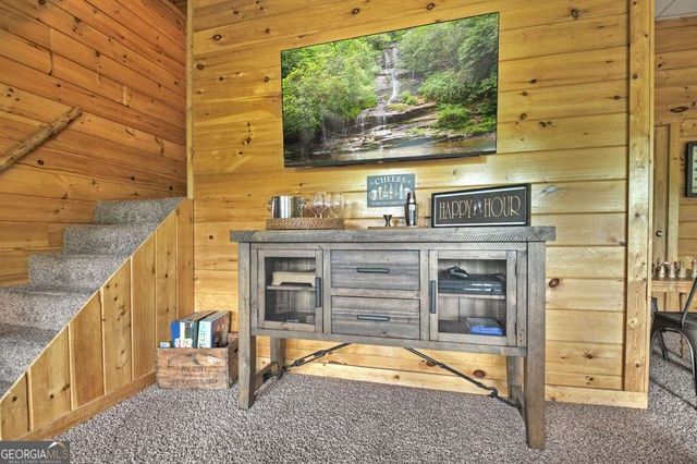 572 Sunrock Mountain Trc, Blue Ridge, GA 30513