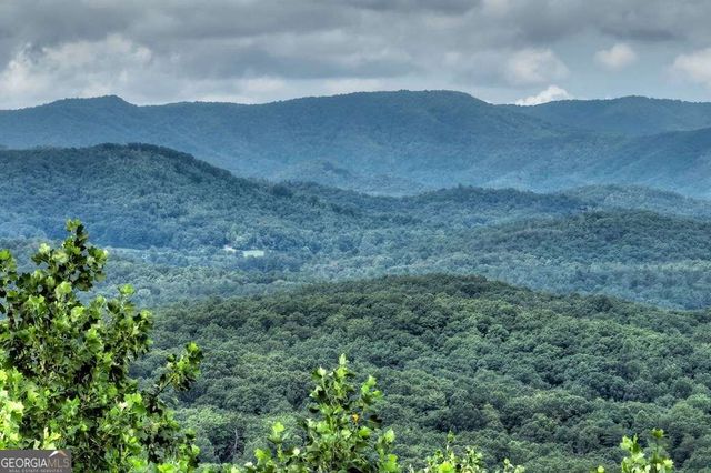 572 Sunrock Mountain Trc, Blue Ridge, GA 30513