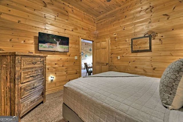 572 Sunrock Mountain Trc, Blue Ridge, GA 30513