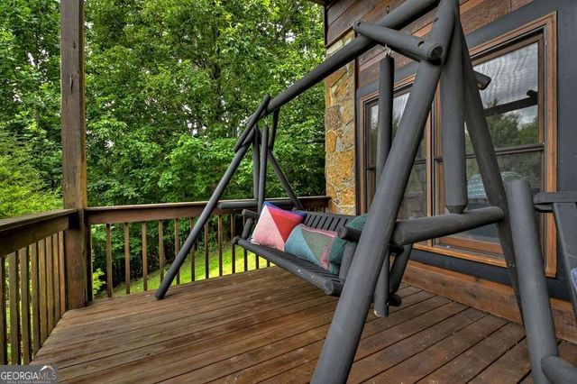 572 Sunrock Mountain Trc, Blue Ridge, GA 30513