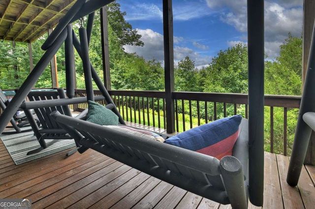 572 Sunrock Mountain Trc, Blue Ridge, GA 30513