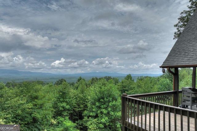 572 Sunrock Mountain Trc, Blue Ridge, GA 30513