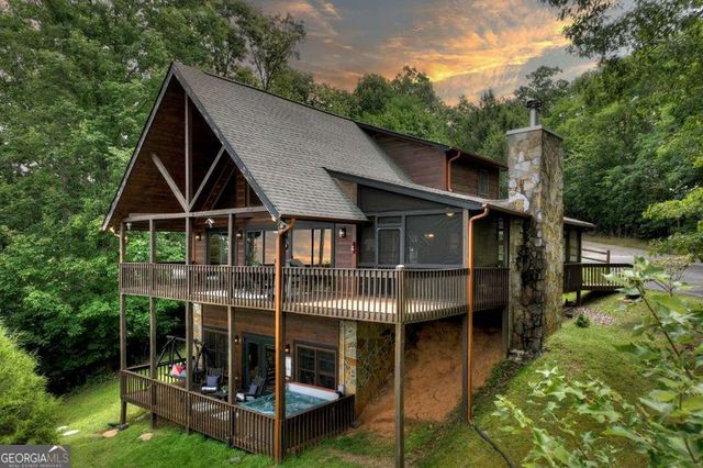 572 Sunrock Mountain Trc, Blue Ridge, GA 30513