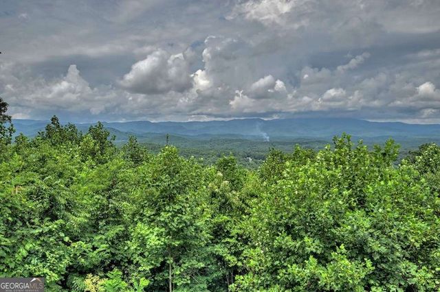 572 Sunrock Mountain Trc, Blue Ridge, GA 30513