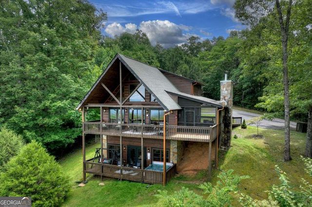 572 Sunrock Mountain Trc, Blue Ridge, GA 30513