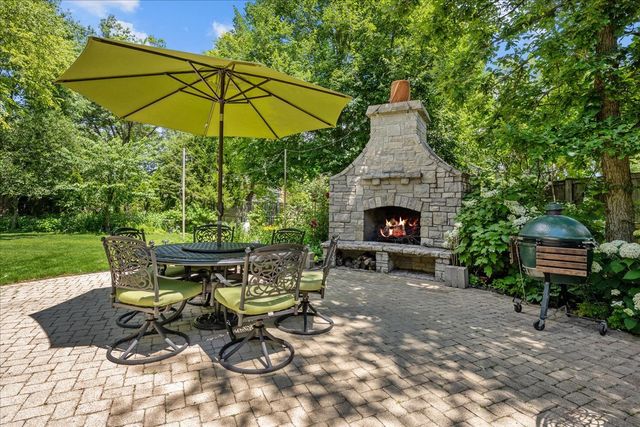 2142 Harrison Street, Glenview, IL 60025