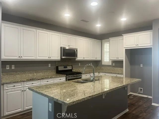 11384 Valley Oak Lane, Corona, CA 92883