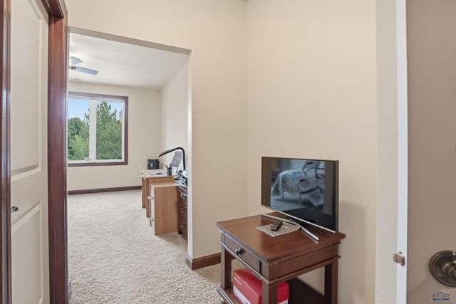 4027 FAIRWAY HILLS DR, Rapid City, SD 57702