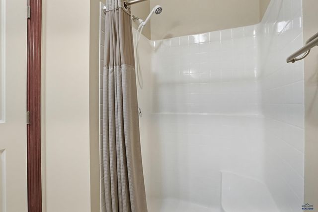 4027 FAIRWAY HILLS DR, Rapid City, SD 57702