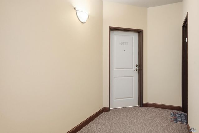 4027 FAIRWAY HILLS DR, Rapid City, SD 57702