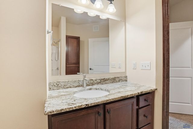 4027 FAIRWAY HILLS DR, Rapid City, SD 57702