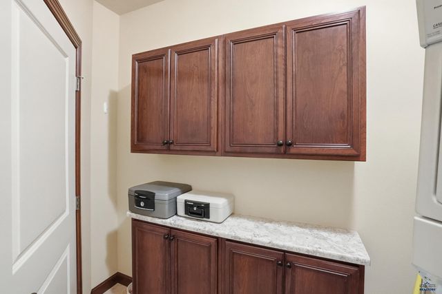 4027 FAIRWAY HILLS DR, Rapid City, SD 57702