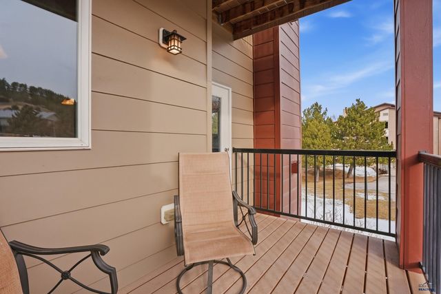 4027 FAIRWAY HILLS DR, Rapid City, SD 57702