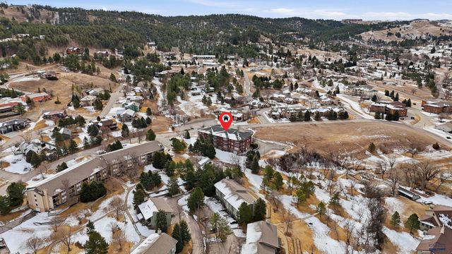 4027 FAIRWAY HILLS DR, Rapid City, SD 57702