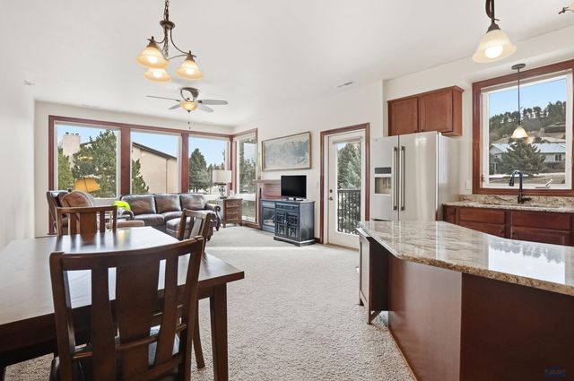 4027 FAIRWAY HILLS DR, Rapid City, SD 57702