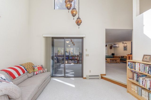 7 Hunter Drive, Derry, NH 03038