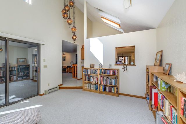 7 Hunter Drive, Derry, NH 03038