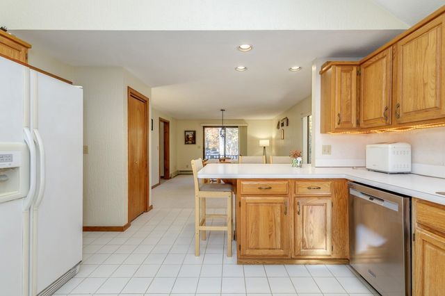 7 Hunter Drive, Derry, NH 03038