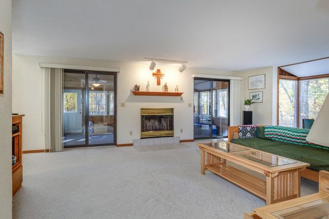 7 Hunter Drive, Derry, NH 03038