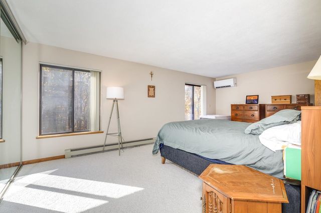 7 Hunter Drive, Derry, NH 03038