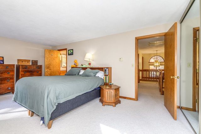 7 Hunter Drive, Derry, NH 03038