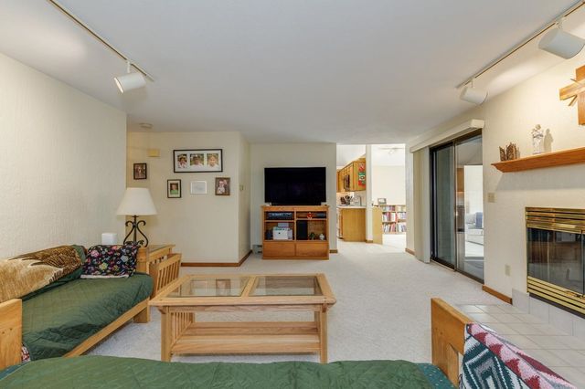 7 Hunter Drive, Derry, NH 03038