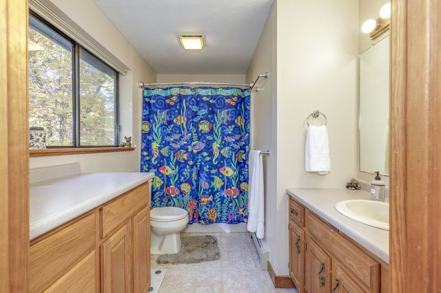 7 Hunter Drive, Derry, NH 03038