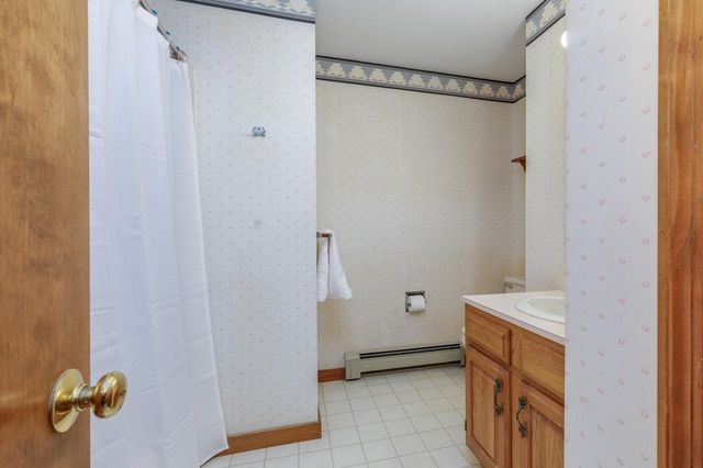 7 Hunter Drive, Derry, NH 03038