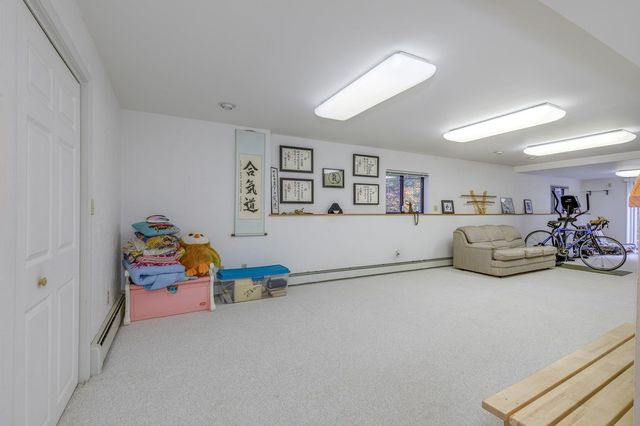 7 Hunter Drive, Derry, NH 03038