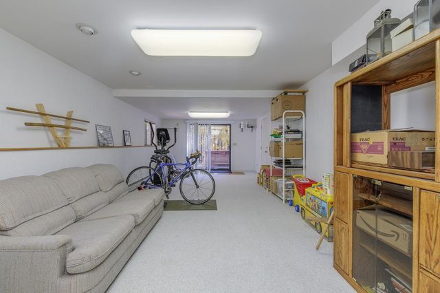 7 Hunter Drive, Derry, NH 03038