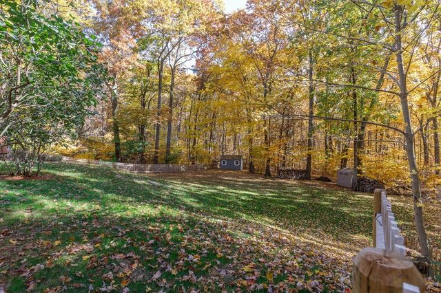 7 Hunter Drive, Derry, NH 03038
