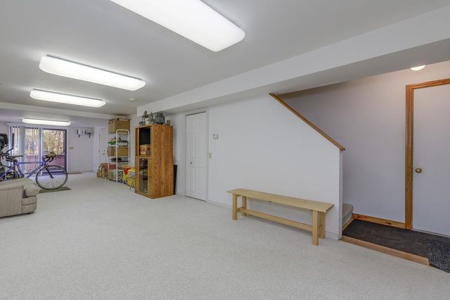 7 Hunter Drive, Derry, NH 03038